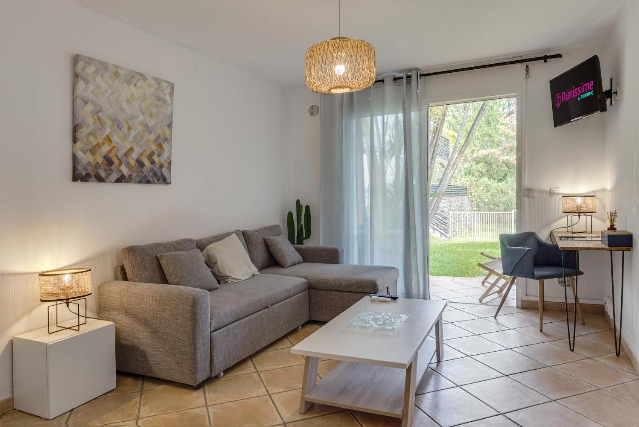 Le Saint-Gilles - Studio A St-Gilles-Les-Bains - Situe Dans Residence Privee Avec Piscine Zewnętrze zdjęcie