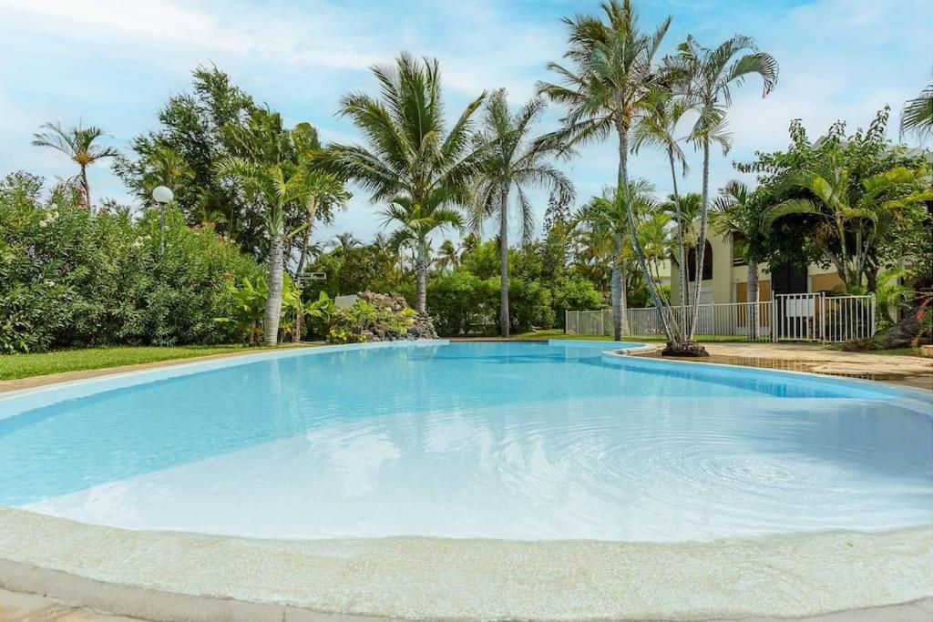 Le Saint-Gilles - Studio A St-Gilles-Les-Bains - Situe Dans Residence Privee Avec Piscine Zewnętrze zdjęcie